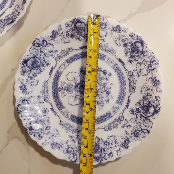Arcopal Honorine France Opal Glass Salad/ Dessert Plates Blue Floral, quantity 4 - Picture 4 of 8